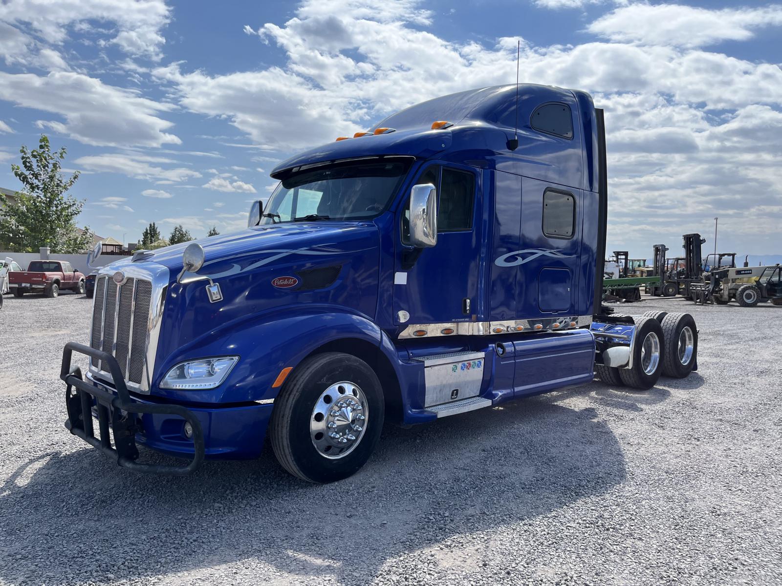 PETERBILT 587